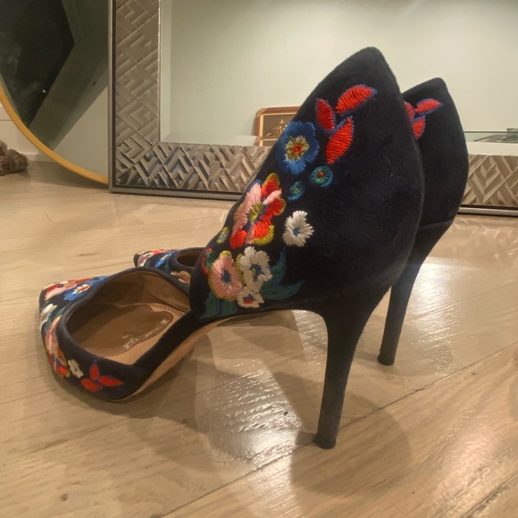 Tory Burch multicolor floral GORGEOUS like new heels! - Picture 2 of 5